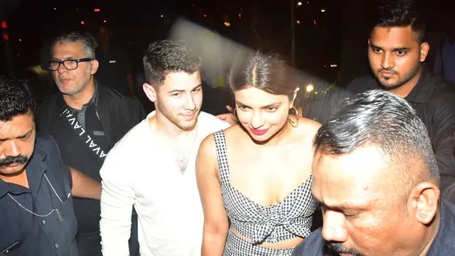 [Bintang] Priyanka Chopra - Nick Jonas
