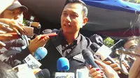 Agus Yudhoyono dan istri, Anissa Pohan, mencoblos di kediamannya di Rawa Barat, Kebayoran Baru, Jakarta Selatan (Liputan6.com/Muslim)