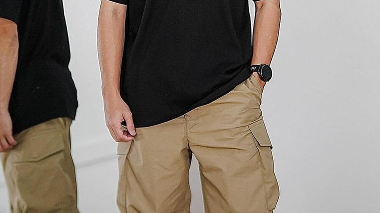 Ricky Harun artis yang memiliki wajah awet muda. Meski sudah memiliki 4 anak, namun pesonanya masih seperti ABG.
