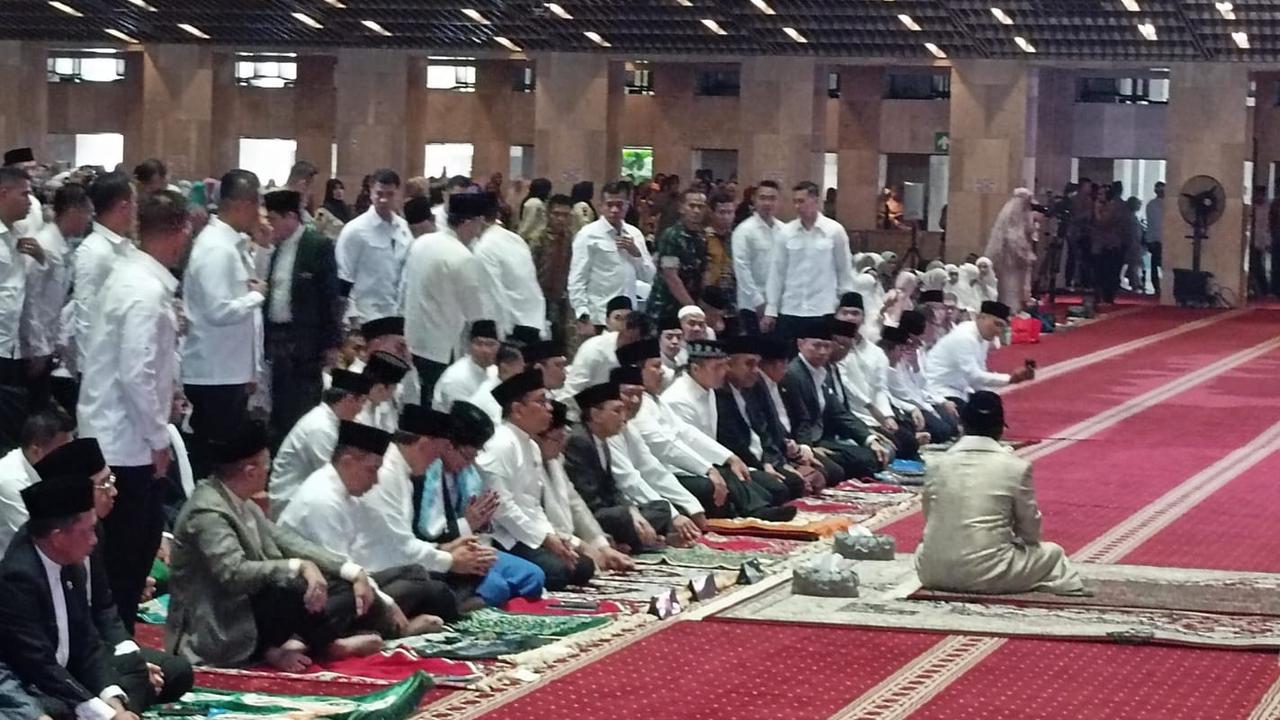 VIDEO:  Momen AHY Hingga Pramono Anung Cium Tangan Prabowo Usai Salat Iduladha di Masjid Istiqlal