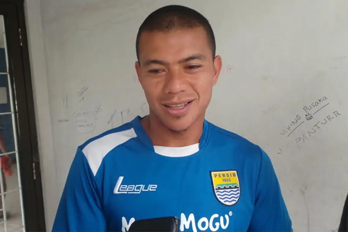 Penyerang Persib Bandung Tantan