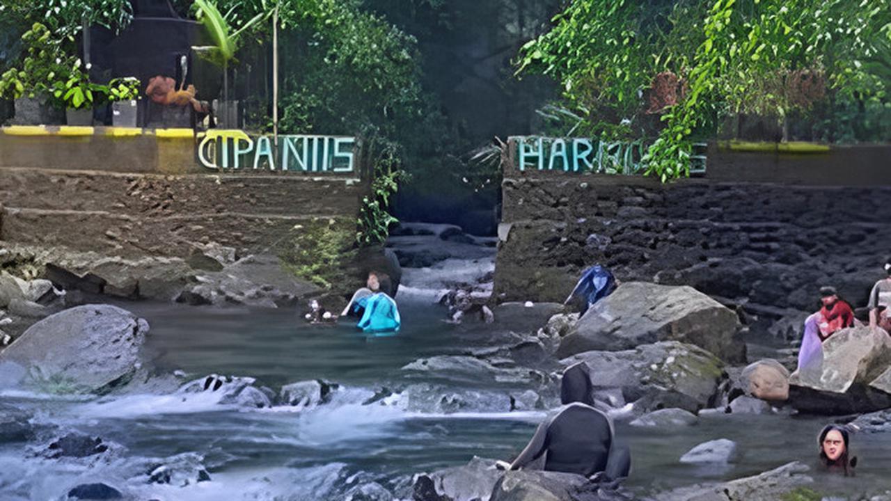 Sejuknya Berenang di Sungai Cipaniis Kuningan, Airnya Sebening Kaca