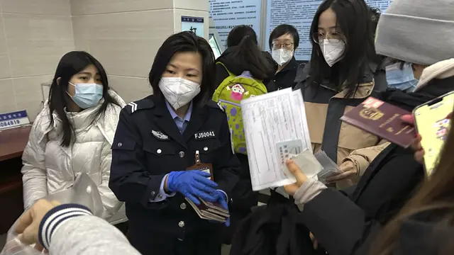 Cegah Kenaikan COVID-19, China Lanjutkan Penerbitan Paspor Pariwisata
