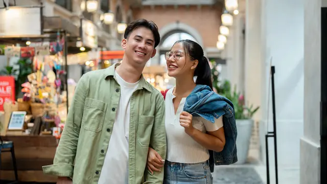 couple oktober memikat