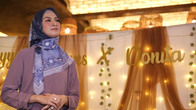 [Fimela] Donita X Naya Scarves