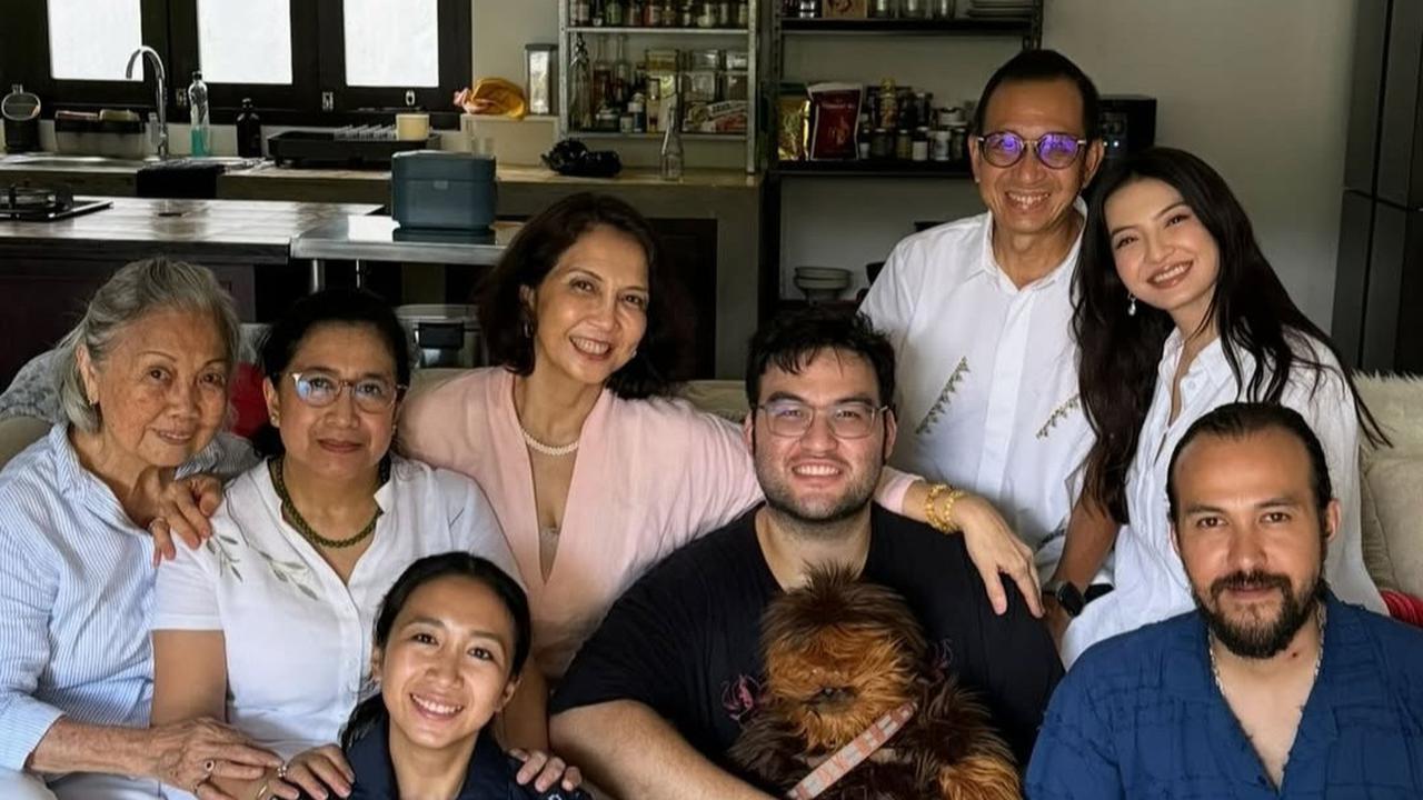 Potret Raline Shah dengan 2 Pria Tercinta, Nempel Kayak Prangko