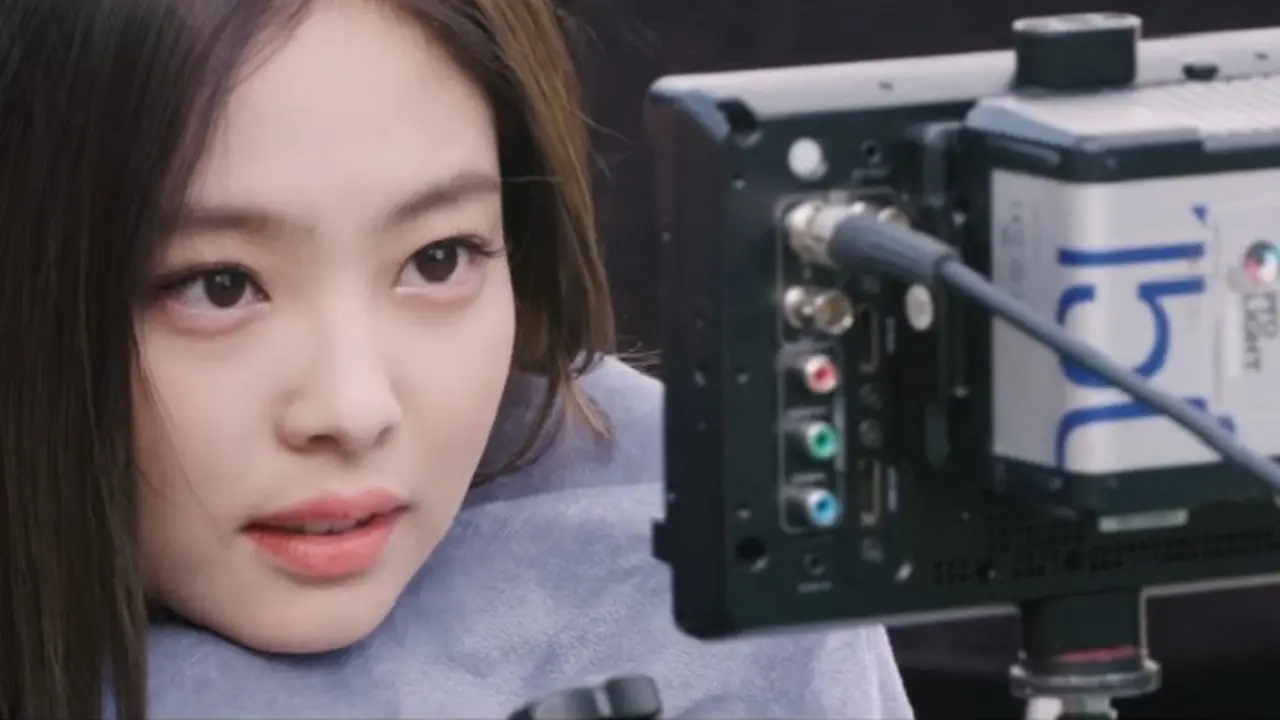 Jennie SOLO