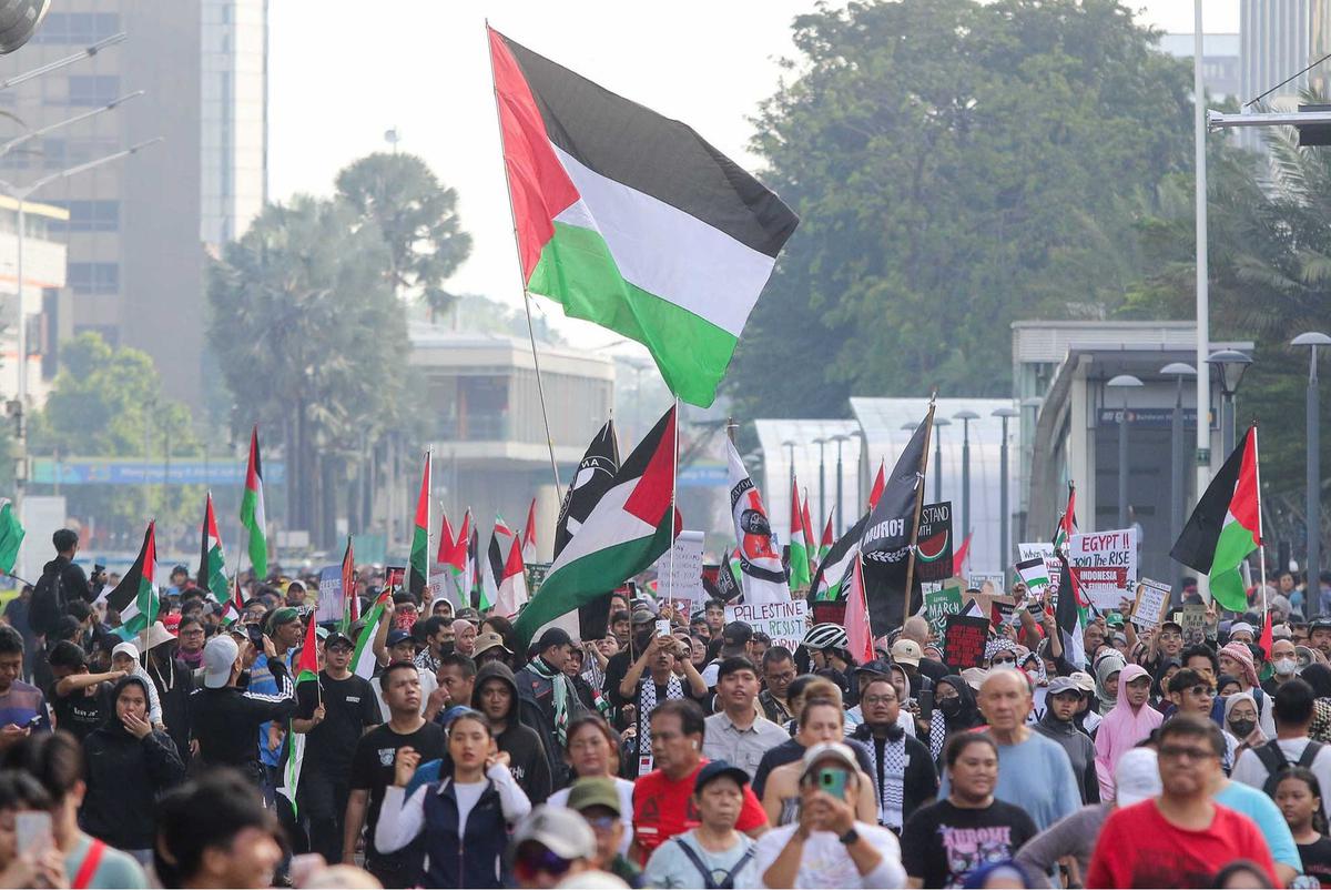 FOTO: Aksi Solidaritas Gerakan Global March to Gaza di Bunderan HI