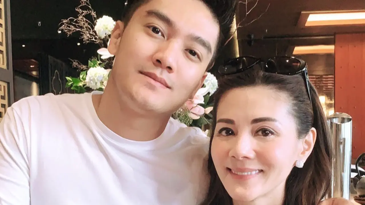 6 Potret Kebersamaan Boy William dan Calon Mertua, Bak Kakak Adik