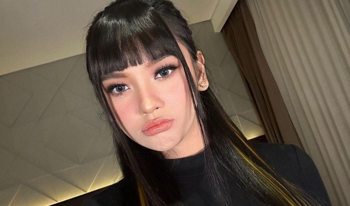 <b>Model Rambut Poni lurus</b><br>