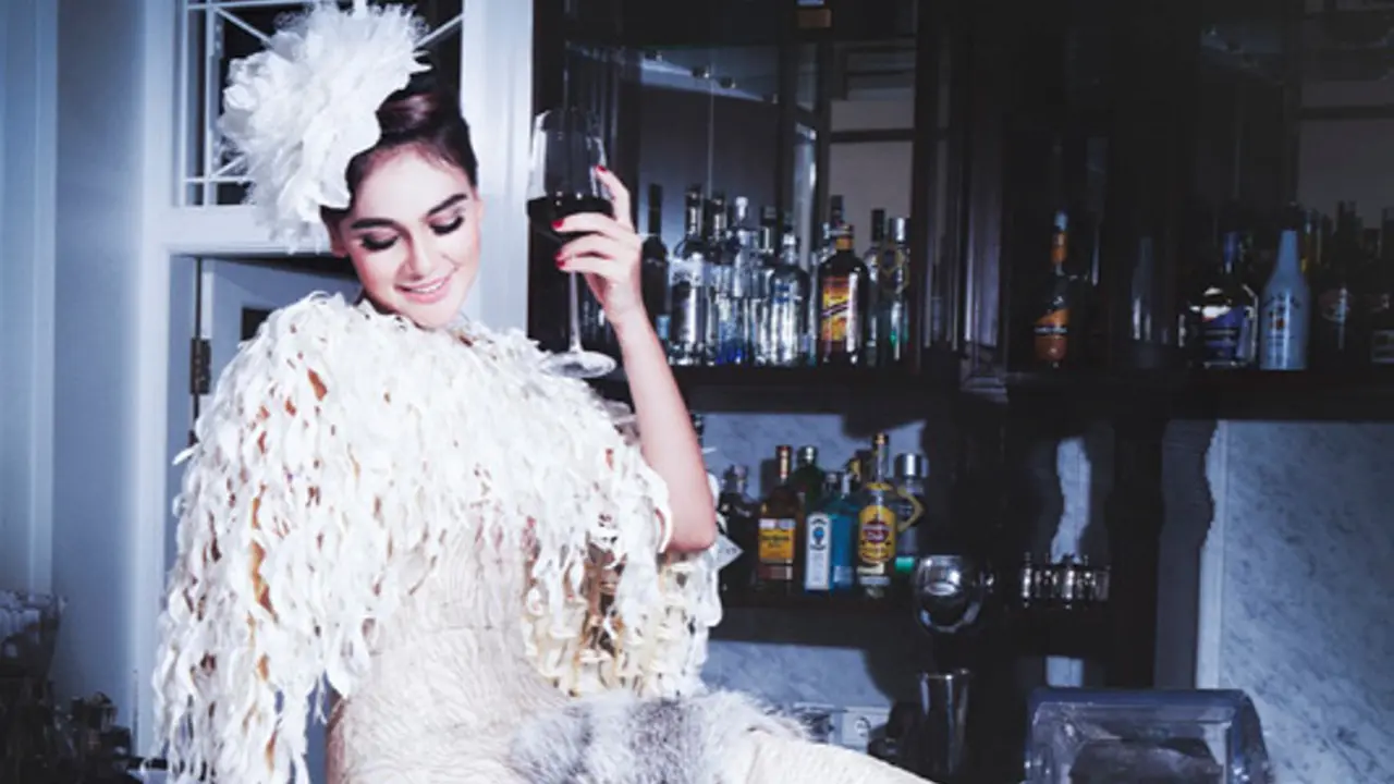Bawa Kantung Plastik, Luna Maya Sindir Syahrini?