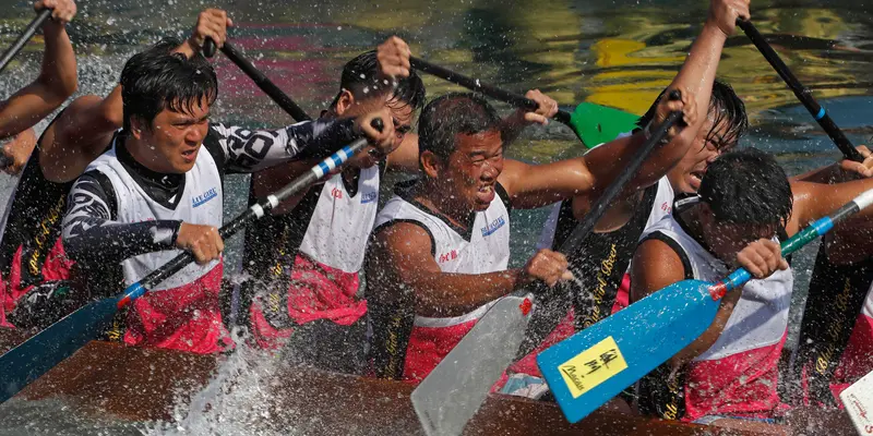 Semangat Para Peserta Ikuti Festival Perahu Naga di Hong Kong