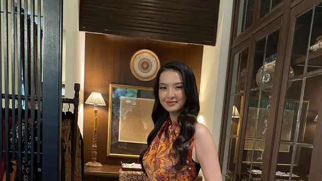 Raline Shah cerita pakaian yang dikenakan saat Festival Film Cannes. [Fimela/Anisha Saktian]