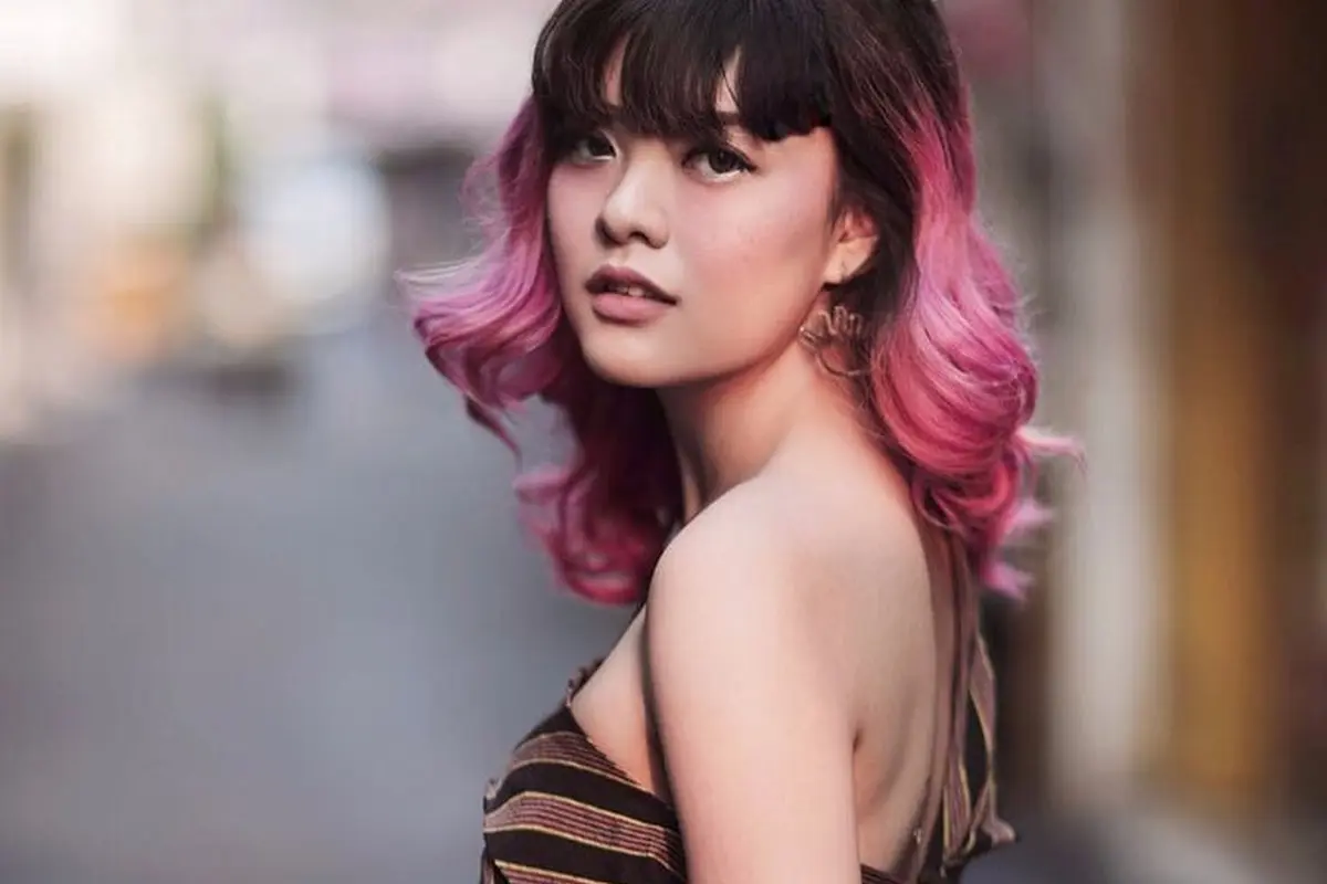 [Bintang] Biar Kekinian, Intip 5 Gaya Kece Influencer Pakai Baju Etnik