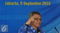 Wakil Ketua Umum DPP PAN, Didik J Rachbini saat menjadi pembicara dalam diskusi yang bertajuk "Krisis Ekonomi, Pengangguran dan Solusinya (Visi Pan)" di Kantor DPP PAN, Jakarta, Rabu (9/9/2015). (Liputan6.com/Andrian M Tunay)