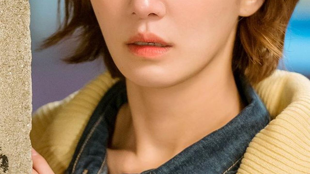Han Hae Na dan rekan-rekan guru di sekolahnya mengadakan makan malam bersama. Karena di bawah pengaruh alkohol tiba-tiba ia bersikap impulsif. Ia akan menyatakan cinta pada guru Lee Bo Gyeom dan menciumnya.
