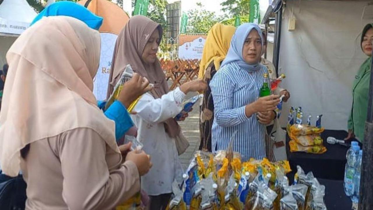 Dukung Stabilitas Harga, Kodim Lombok Tengah Gelar Bazar Ramadhan Jelang Idul Fitri dan Nyepi
