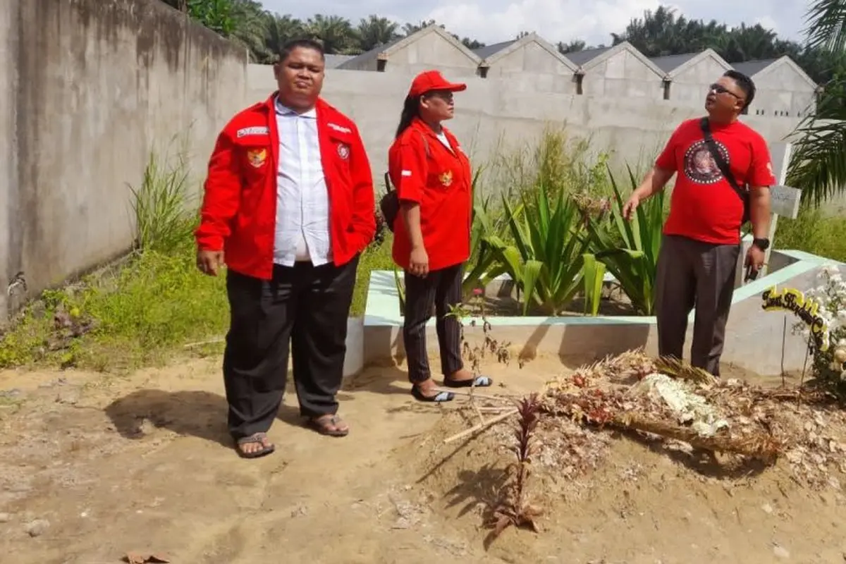 Foto Makam Brigdari J