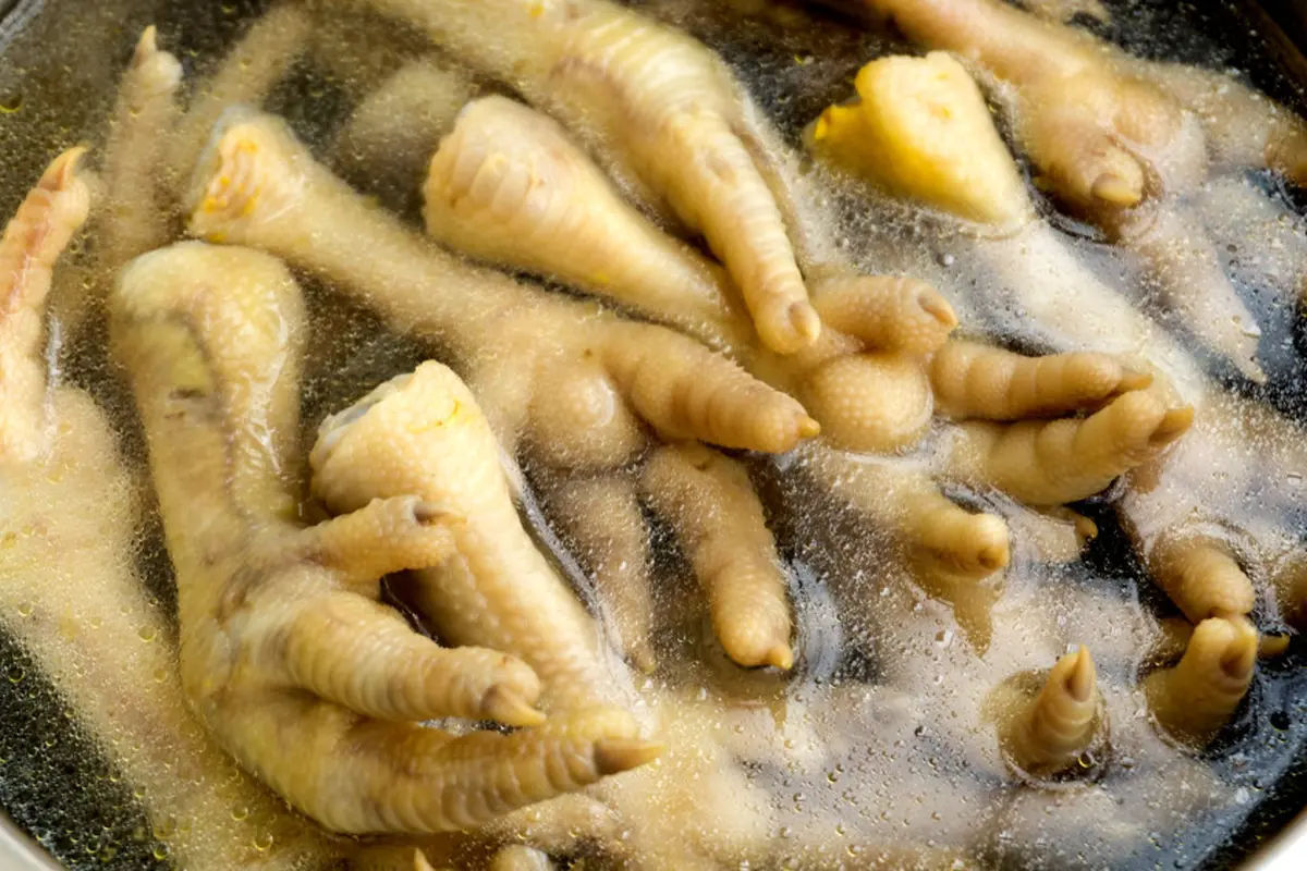 Resep Kaldu Ceker MPASI dengan Mudah, Kaya Protein dan Kolagen