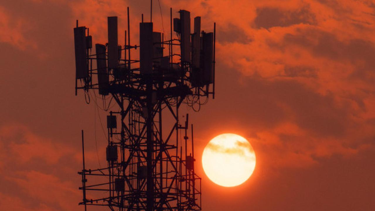 Bagaimana Nasib Frekuensi 900 Mhz pasca XL dan Smartfren Merger?