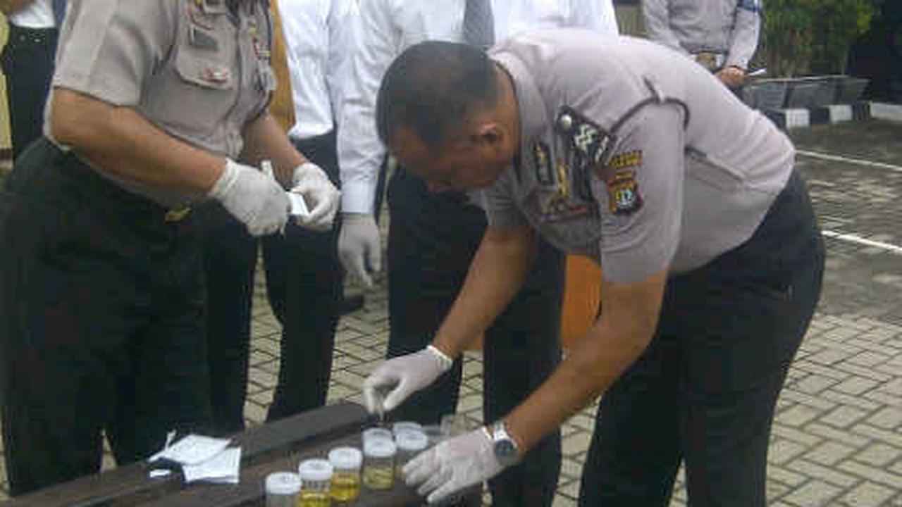 Cegah Penggunaan Narkoba, Ratusan Polisi Dites Urine Mendadak