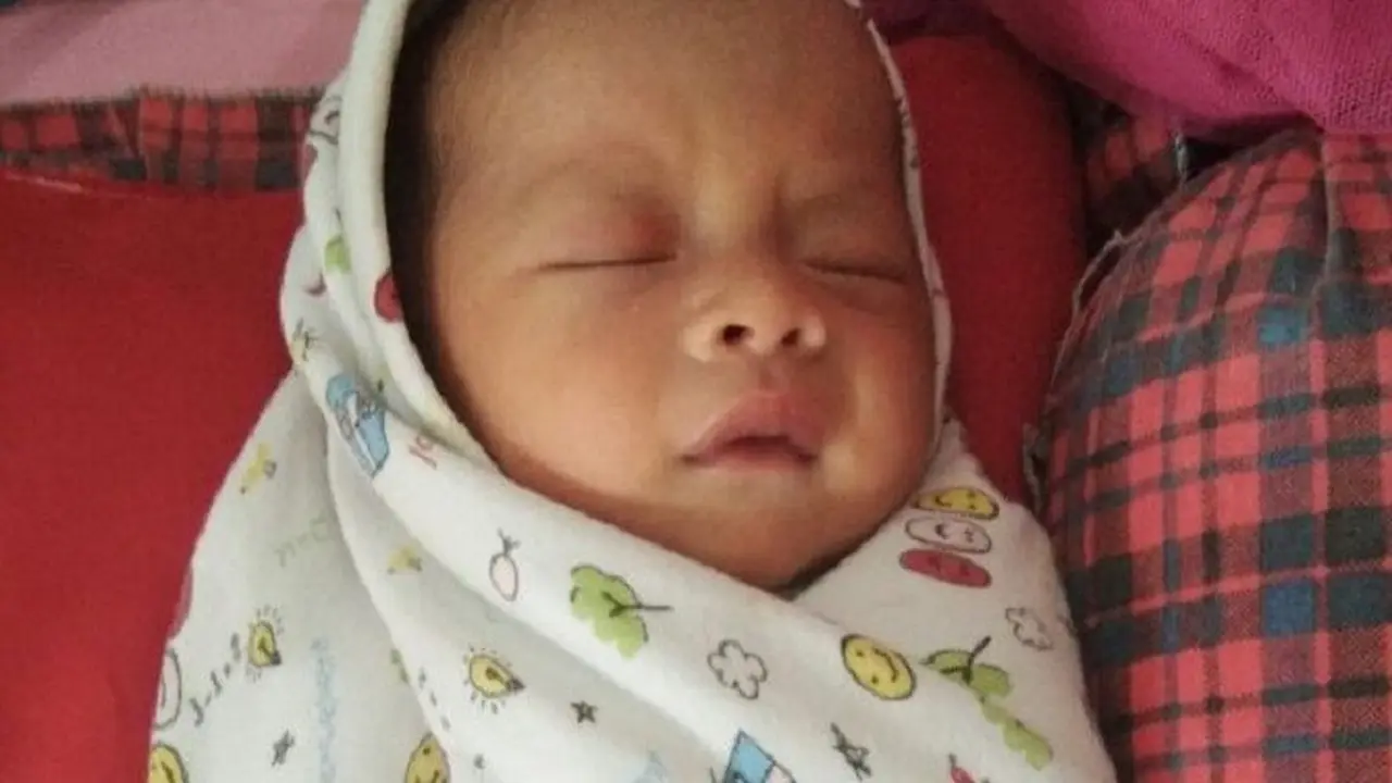 Bayi Baru Lahir Dibuang di Pinggir Jalan Duren Sawit