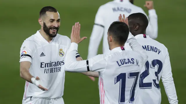 FOTO: Keok 1-2 dari Real Madrid, Barcelona Telan Kekalahan Pertama di 2021 - Karim Benzema; Tim Real Madrid