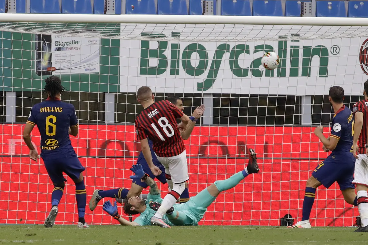 FOTO: AC Milan Hajar AS Roma di San Siro