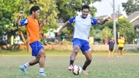 Arema Cronus latihan perdana di bulan Ramadan (Bola.com/Kevin Setiawan)