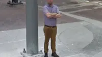 Pria Ini Protes, Foto Konyolnya Terlihat di Goggle Street View