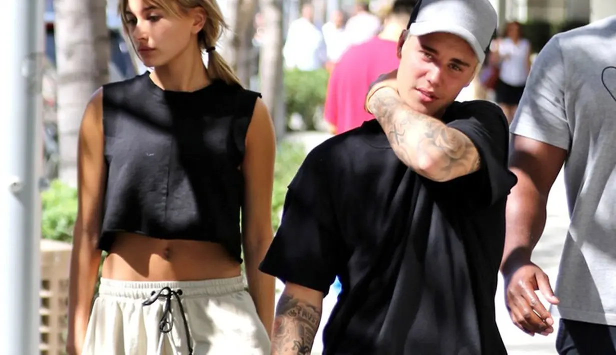 Justin Bieber bahkan mengatakan ia akan membuat tato tentang Hailey Baldwin. (Vanity Fair)