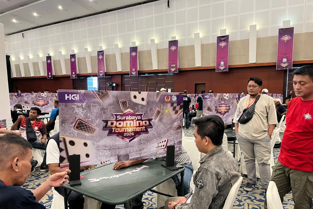 Turnamen olahraga domino di Surabaya