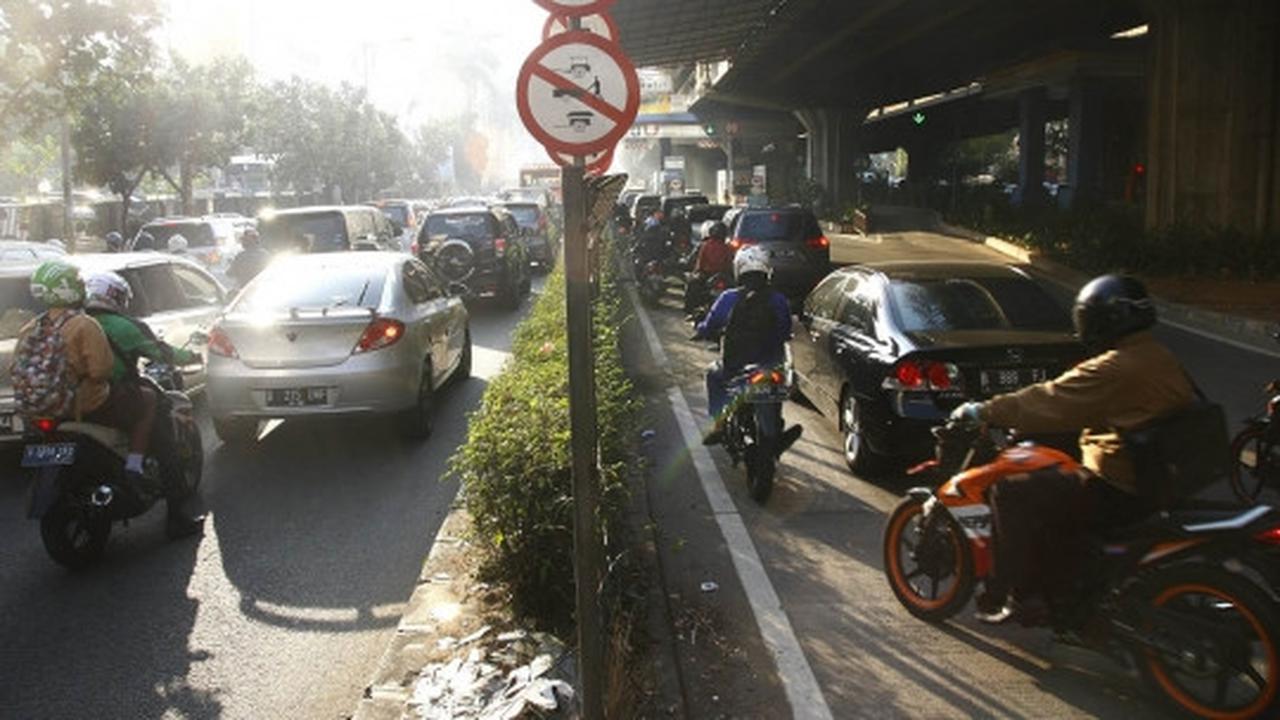Meski motor masuk Tol JORR, lalu lintas di Fatmawati tetap macet