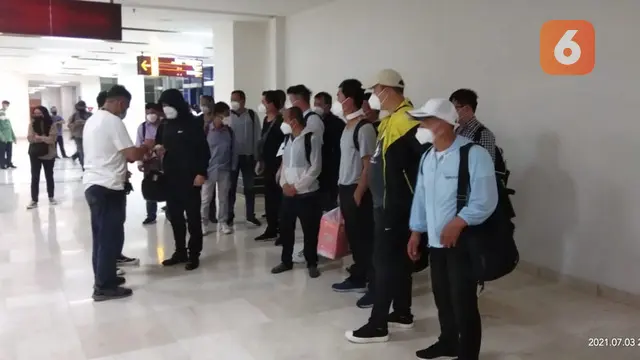 Hendak bekerja di pabrik smelter, 20 TKA Tiongkok tiba di Sulsel (Liputan6.com/Istimewa)