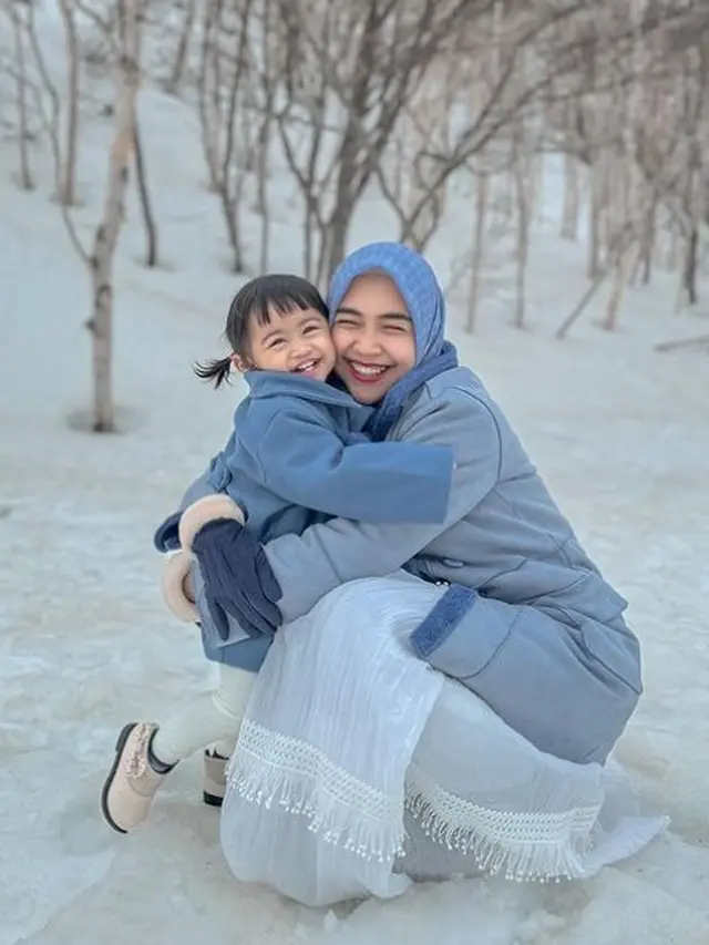 Ria Ricis dengan senyum khasnya (Instagram/riaricis1795)