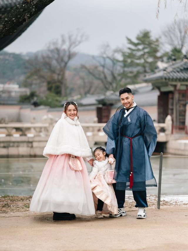 Pesona musim dingin: Gaya seru 6 seleb Tanah Air liburan akhir tahun 2025 ke Negeri Ginseng