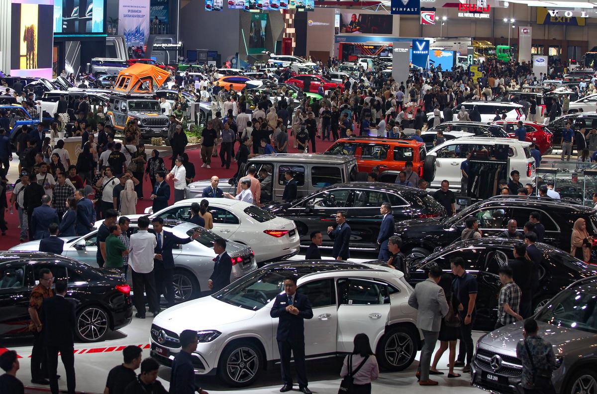 FOTO: Weekend Seru di GIIAS 2025: Teknologi Otomotif Terkini Diserbu Warga