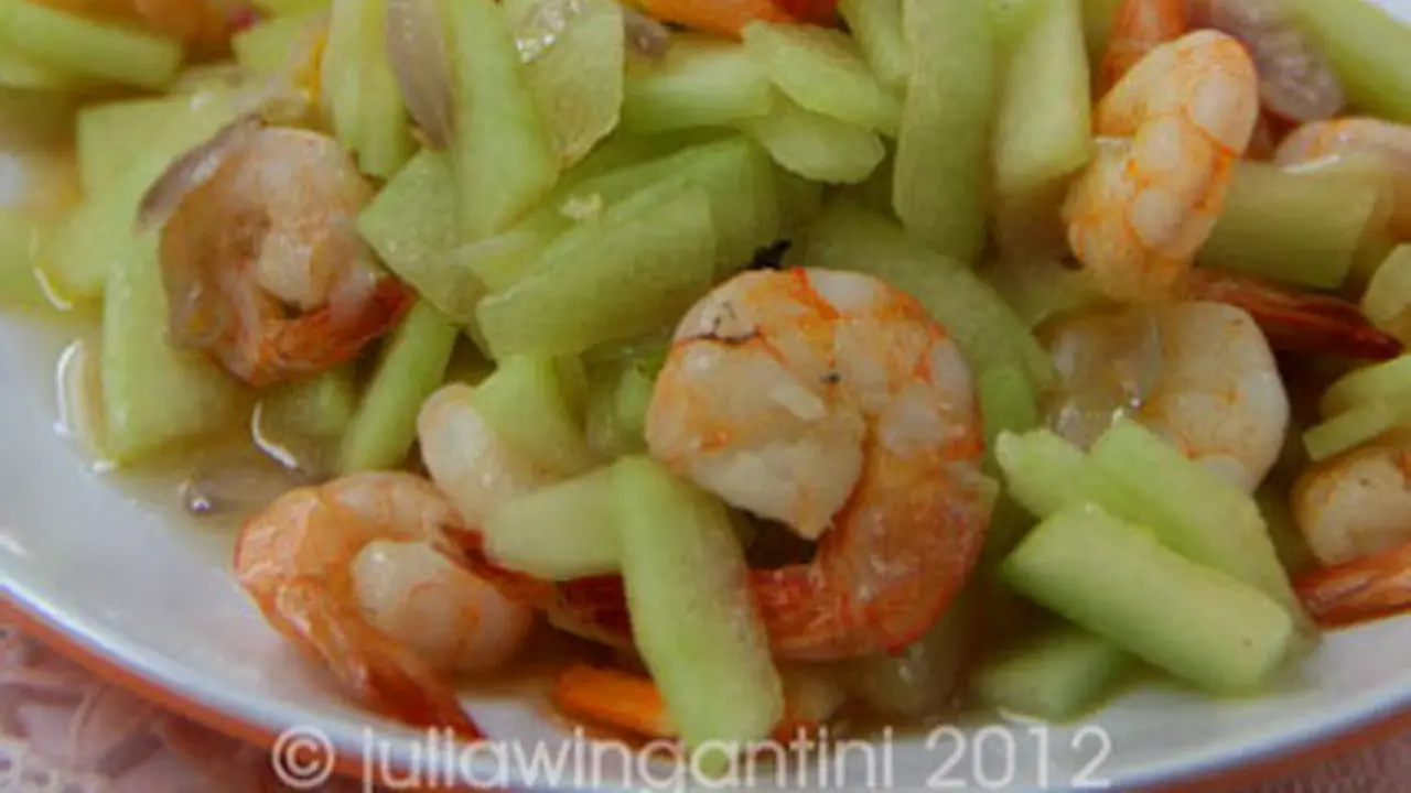 Menu Maksi: Tumis Udang Kulit Semangka