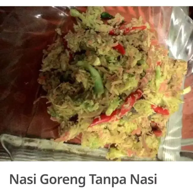 6 Potret Nasi Goreng Tanpa Nasi Ini Nyeleneh, Enggak Mengenyangkan