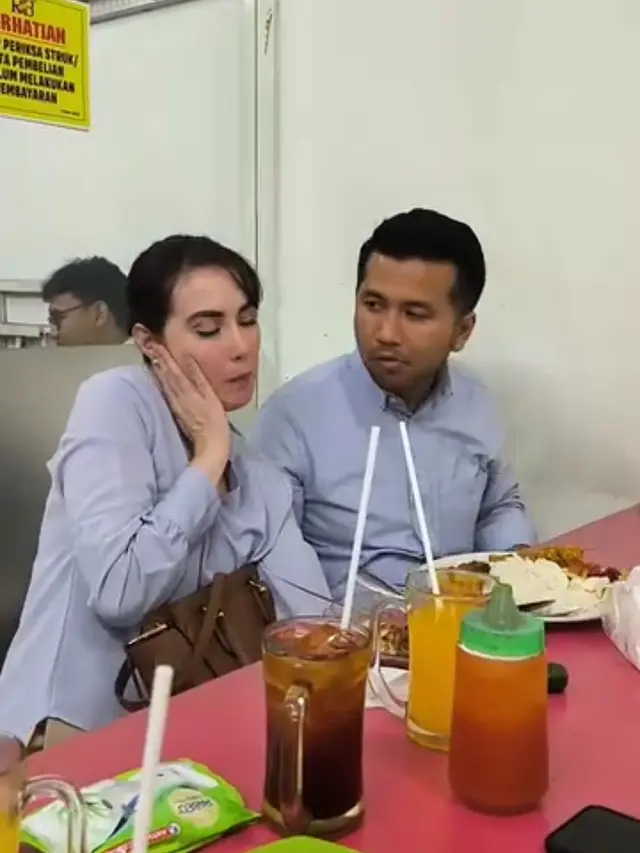 Arumi Bachsin dan Emil Dardak