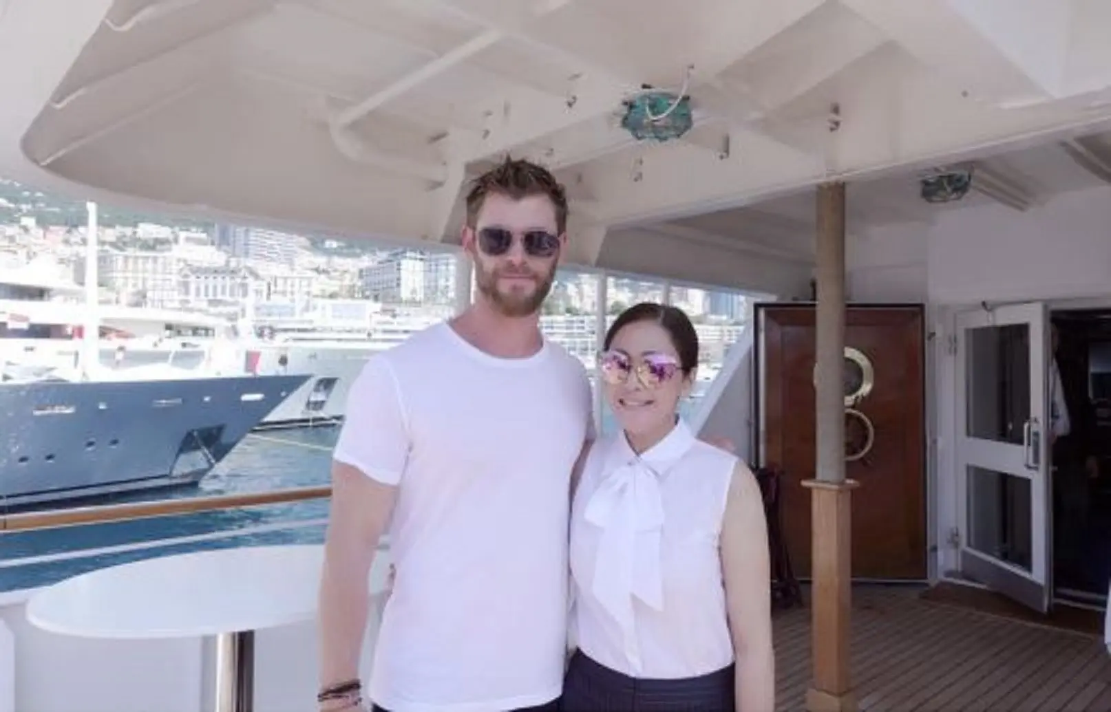 Maia Estianty mengunggah foto bareng pemain film Thor, Chris Hemsworth (Instagram/@maiaestiantyreal)