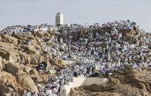 FOTO: Jutaan Jemaah Haji dari Berbagai Penjuru Dunia Padati Jabal Rahmah Jelang Wukuf