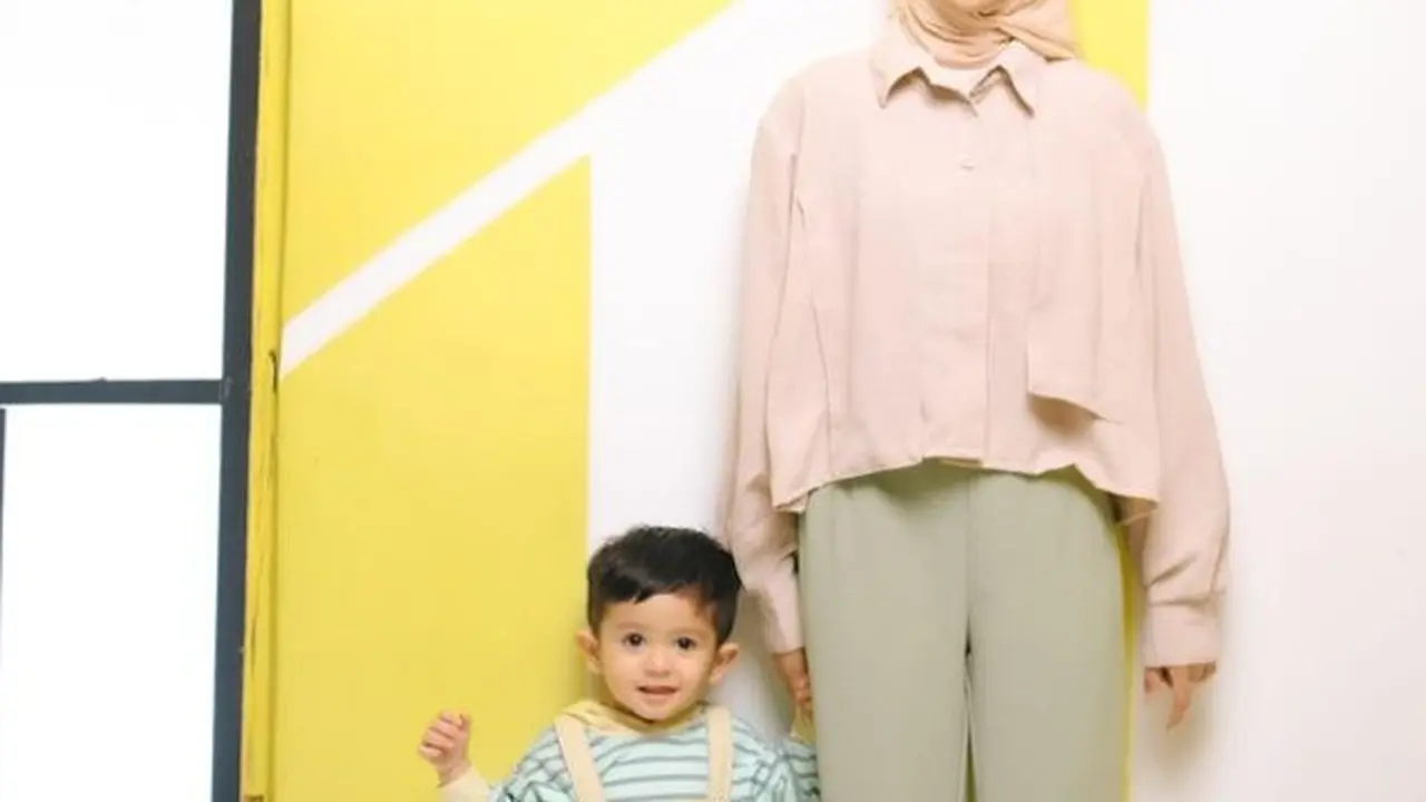 Potret Baihaqqi Syaki Ramadhan bersama Nadya Mustika (Sumber: Instagram/nadyamustikarahayu)