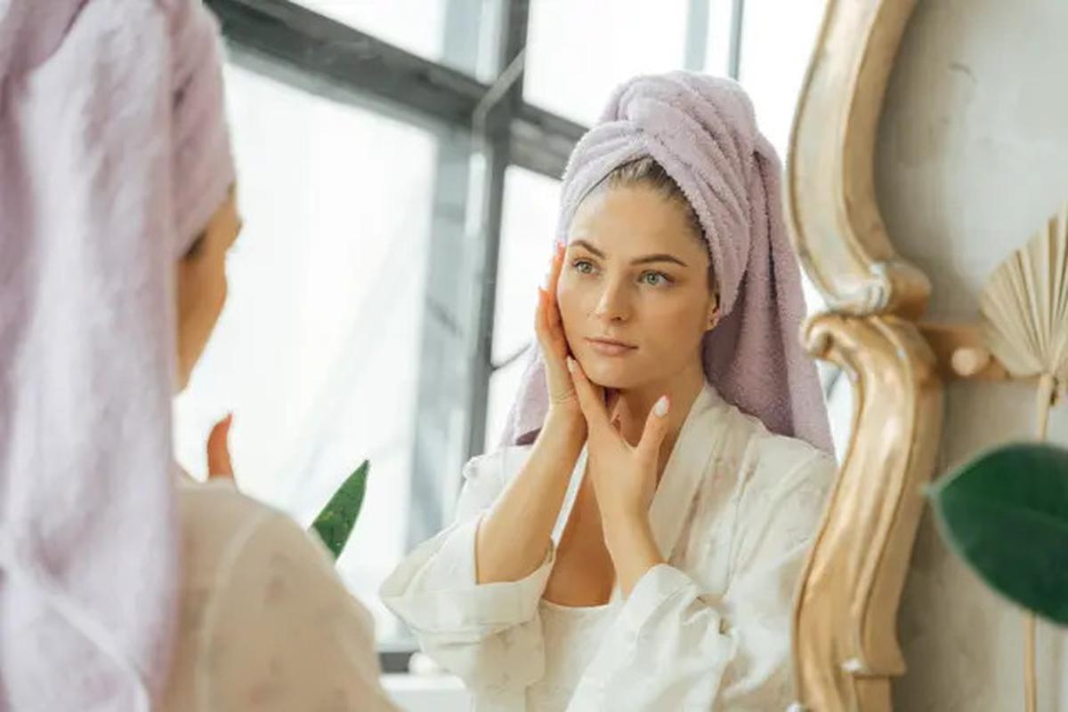 Cara Mencerahkan Wajah Secara Alami dengan Masker Tomat dan Madu