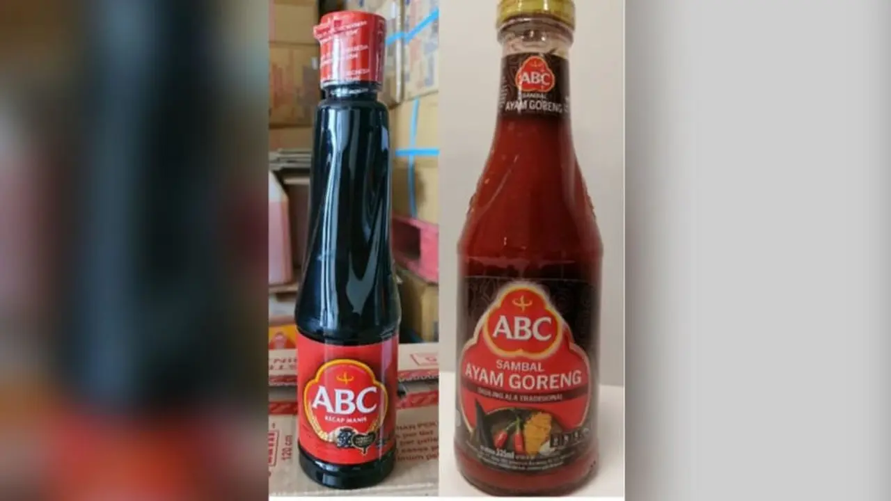 Kecap Manis ABC dan Saus Sambal Ayam Goreng ABC termasuk di antara tiga produk makanan yang ditarik karena alergen yang tidak disebutkan. (Foto: Singapore Food Agency)