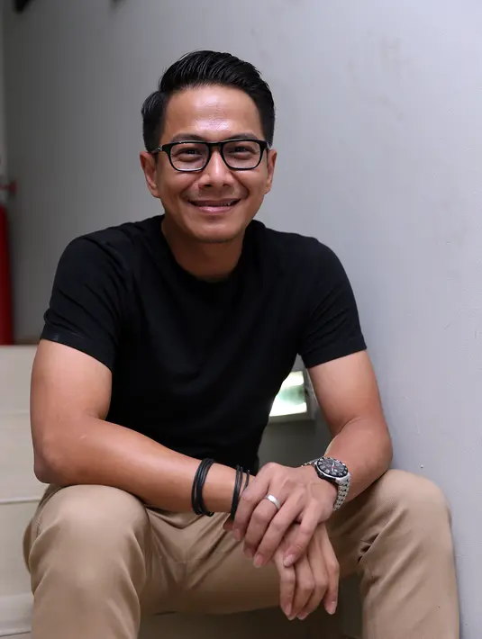 Meski belum dikaruniai momongan semenjak pernikahannya dengan istri tercinta pada 20 Mei 2011 silam, Delon masih belum berkeinginan untuk melakukan program anak semisal bayi tabung dan semacamnya. (Andy Masela/Bintang.com)