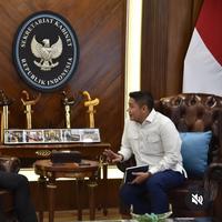 Seskab Teddy Bertemu Rektor UI dan Undip, Bahas soal Peringkat Perguruan Tinggi hingga Keberlanjutan