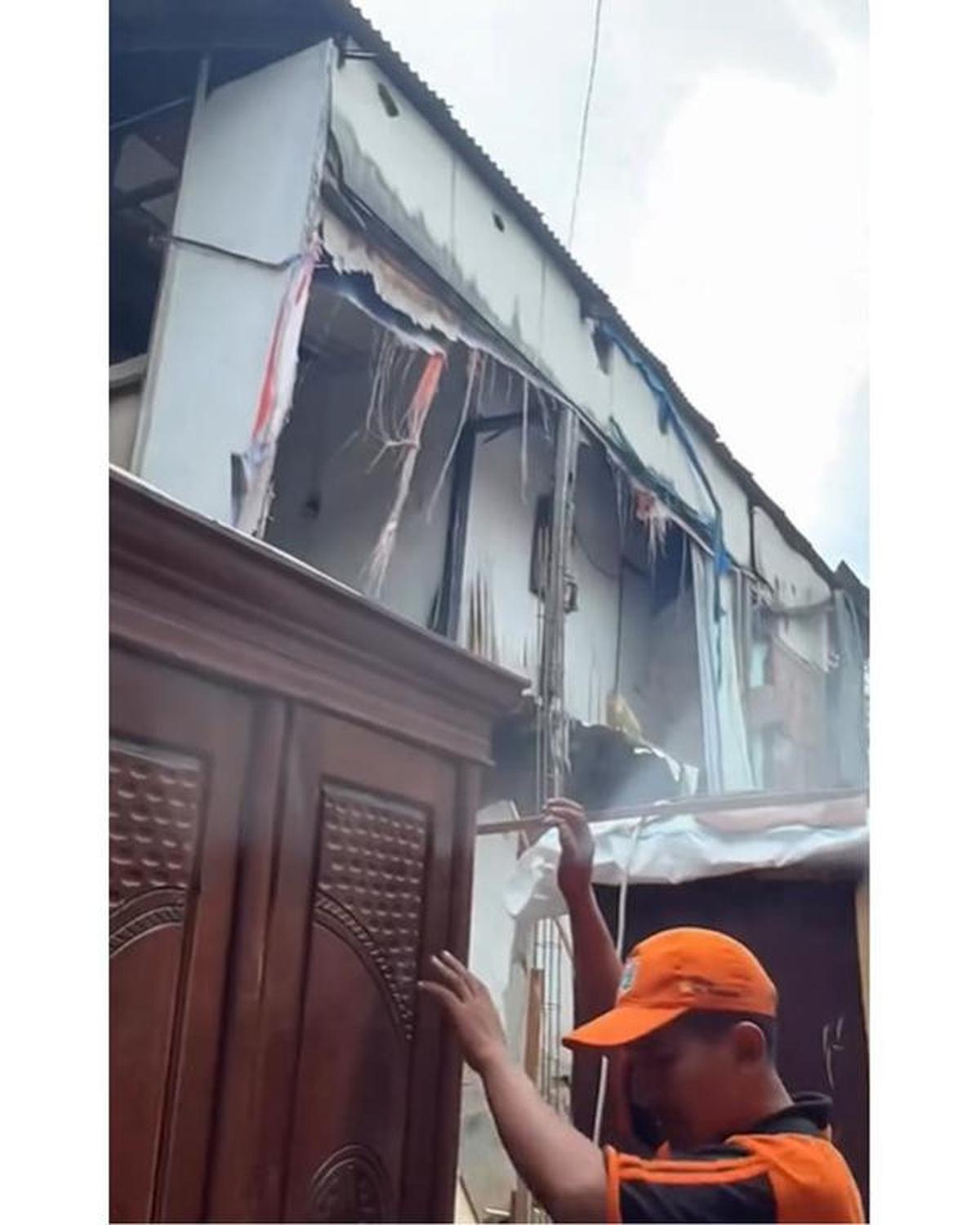 6 Potret Kondisi Rumah Diding Boneng yang Roboh, Raffi Ahmad Bantu Renovasi