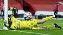 David De Gea bergabung dengan Manchester United sejak musim 2011/2012 lalu. Kesuksesannya bersama Setan Merah terbukti dari satu gelar Premier League, satu Piala FA, dan dua gelar Liga Europa. (Foto: AFP/Oli Scarff)