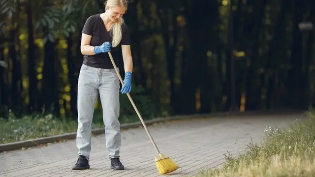Arti Mimpi Menyapu Pertanda Kabar Baik